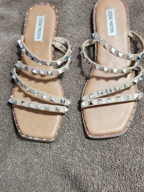 Steve Madden Beige/Tan Pyramid Stud Strappy Slide Sandals